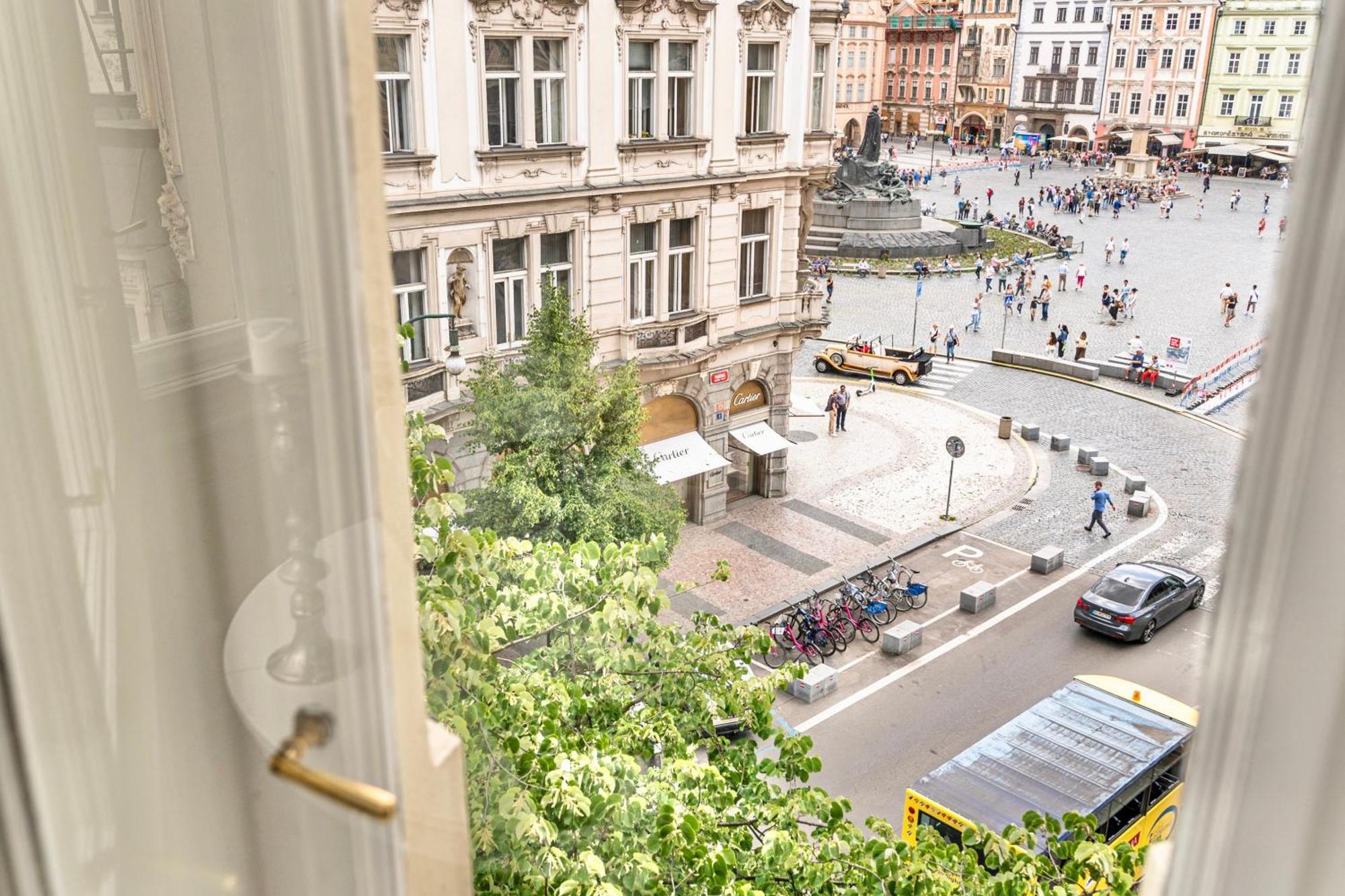 The Old Town Square & Parizska Apartments Praha Bagian luar foto
