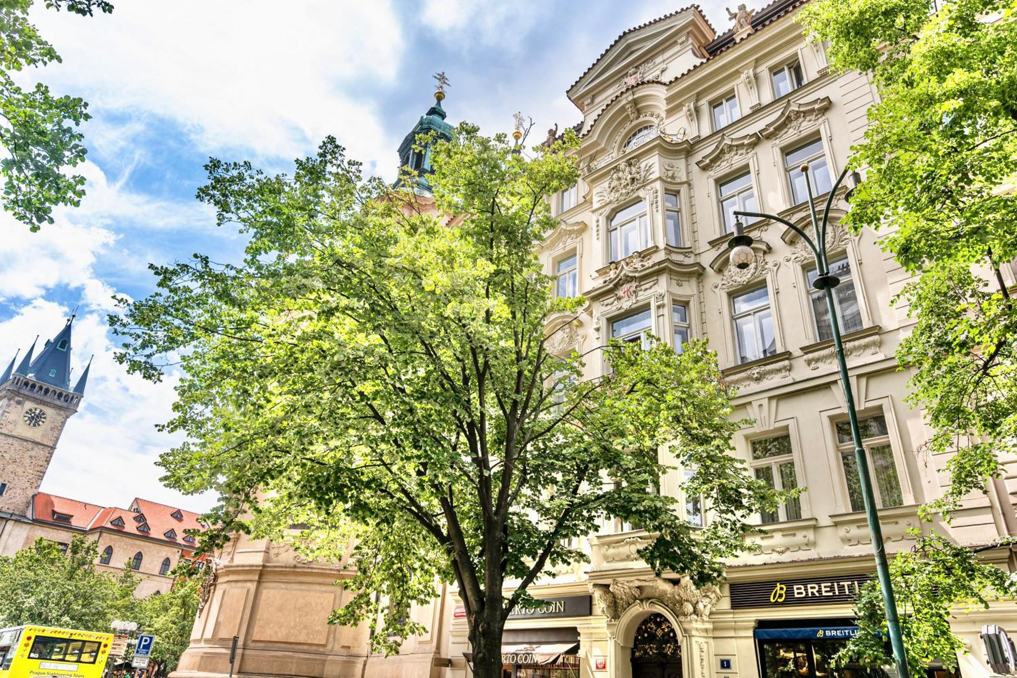 The Old Town Square & Parizska Apartments Praha Bagian luar foto