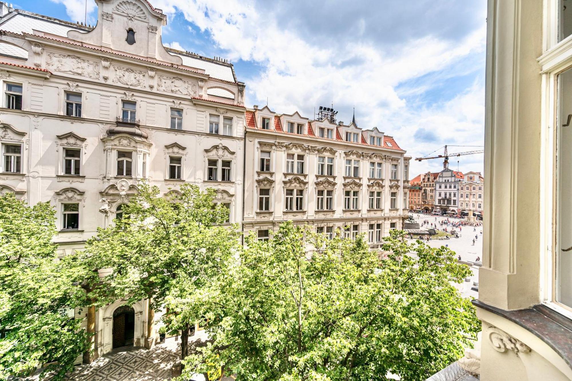 The Old Town Square & Parizska Apartments Praha Bagian luar foto